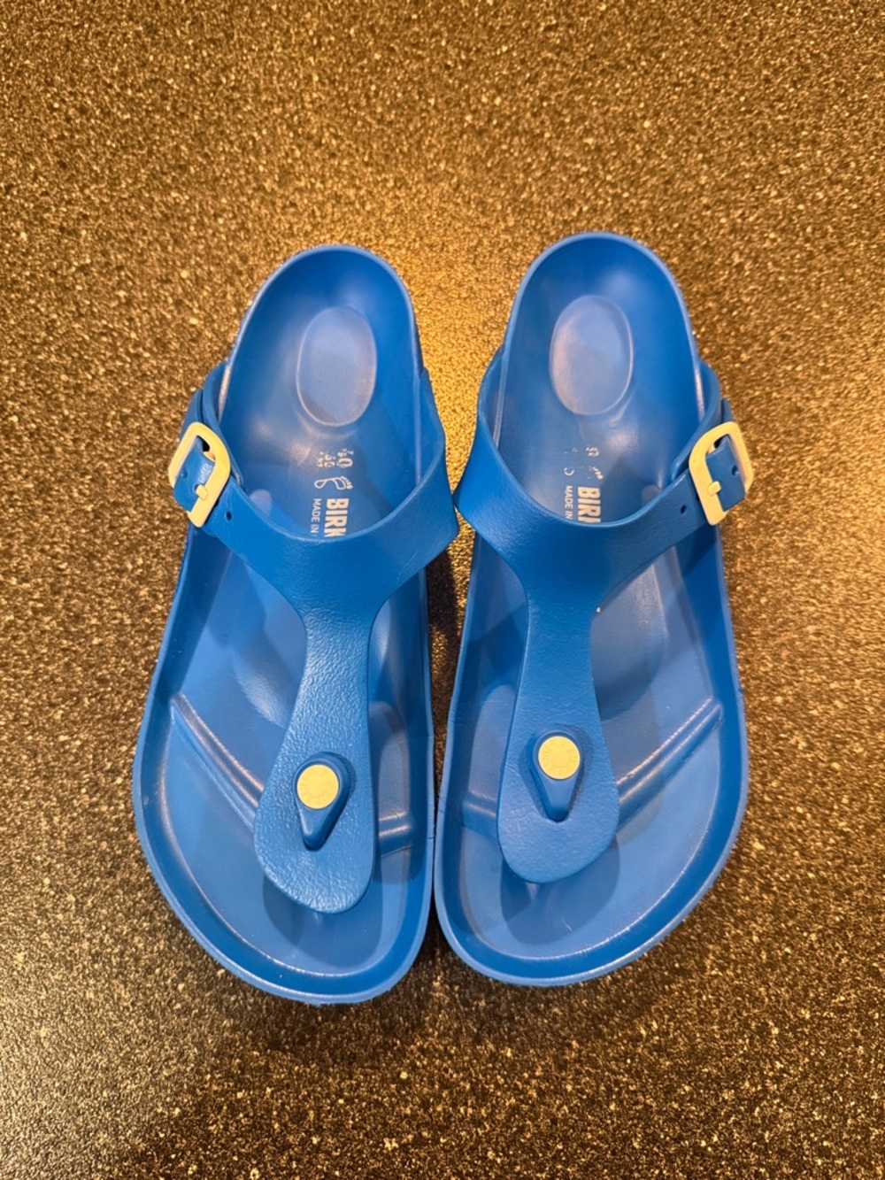 Birkenstock Blue EVA Thong Sandals with White Accents - size 9 summer pool shoes